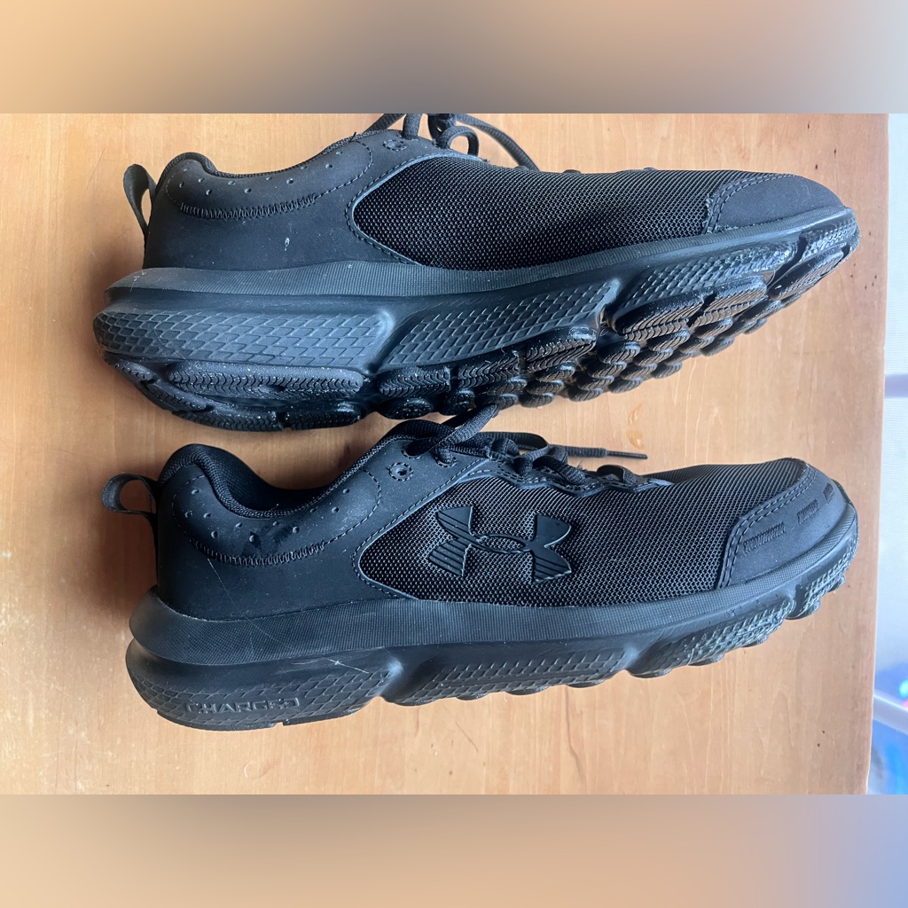 Under Armour Women's Charged Assert 10 Black/Black Size 9m